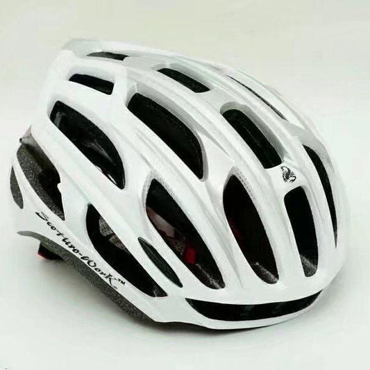 Helmet for MTB with space to enter air